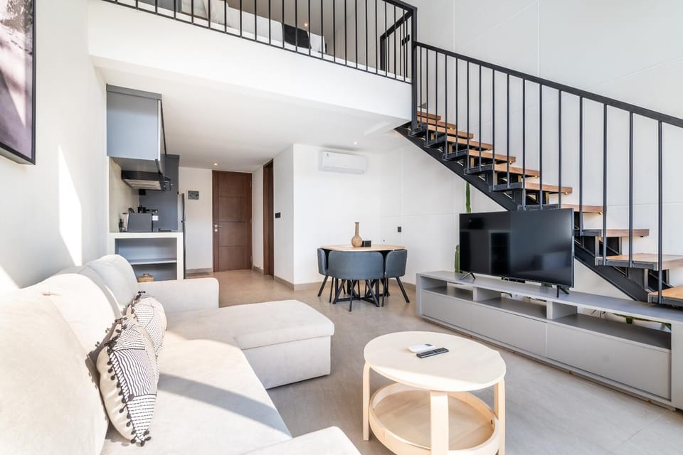 TV and multimedia, Kitchen or kitchenette, Living room, Seating area, Dining area