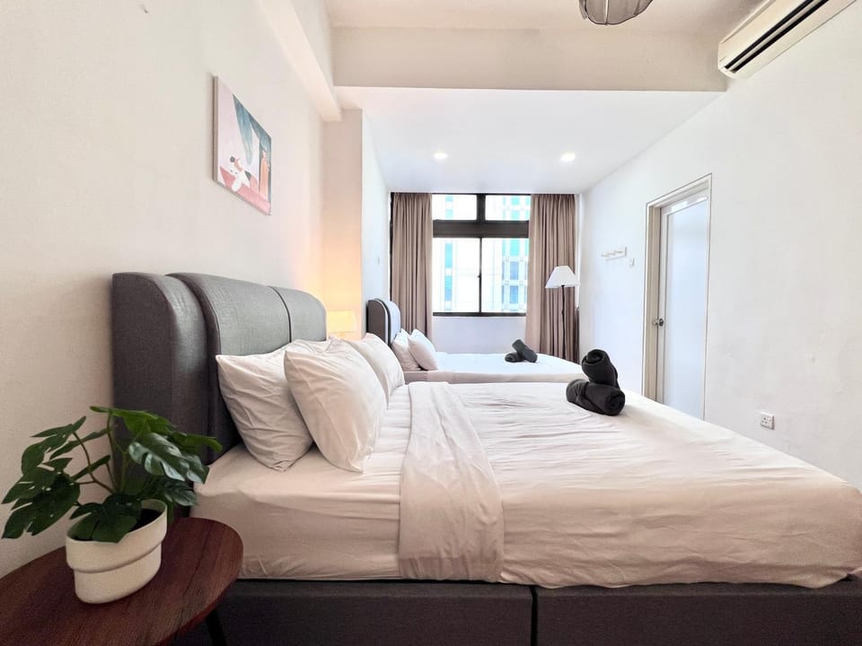 Bed, Bedroom, towels, air conditioner