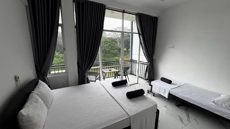 Varsity Villa Bed and Breakfast in Gangawatakorale
