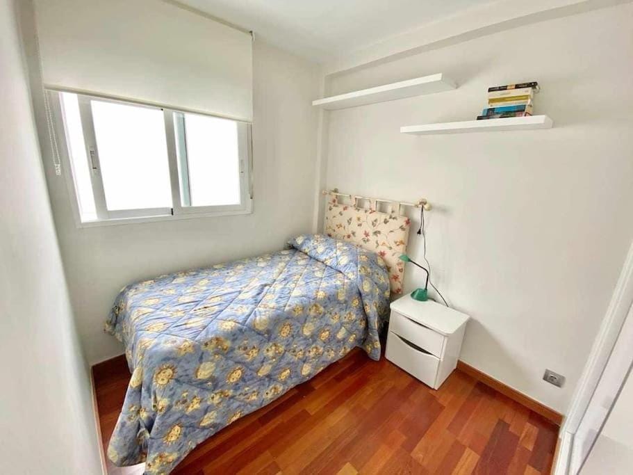 Intur piso 9 Inmo Leo piscina parking wifi Aire AC Apartment in Alicante