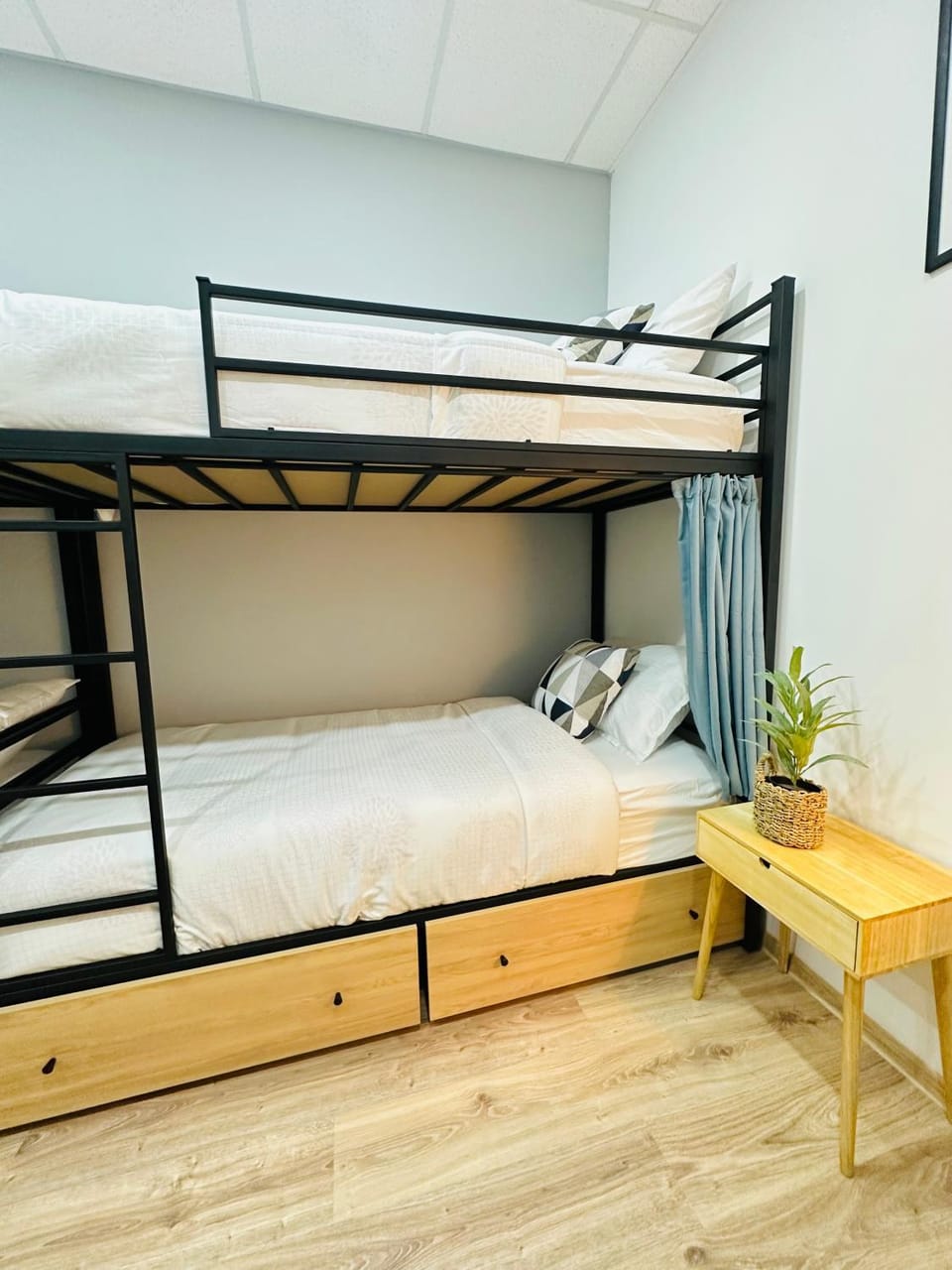Bed, bunk bed