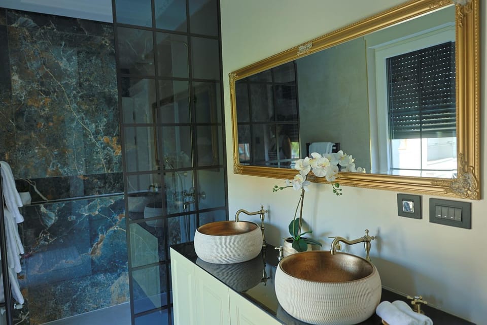 Shower, Bathroom, towels