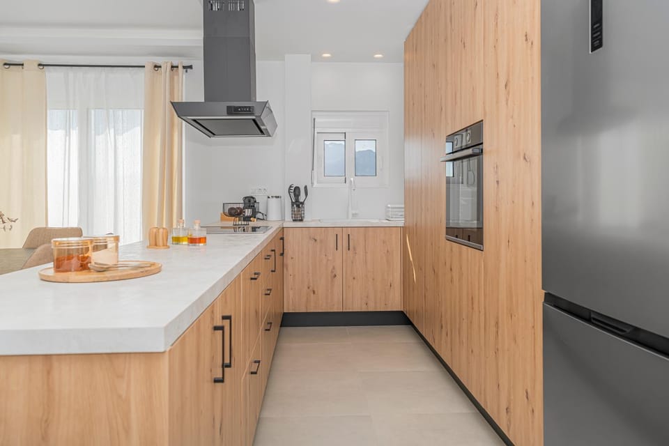 Kitchen or kitchenette, oven