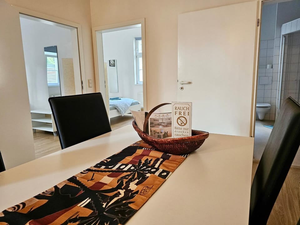 Kitchen or kitchenette, Photo of the whole room, Seating area, Dining area