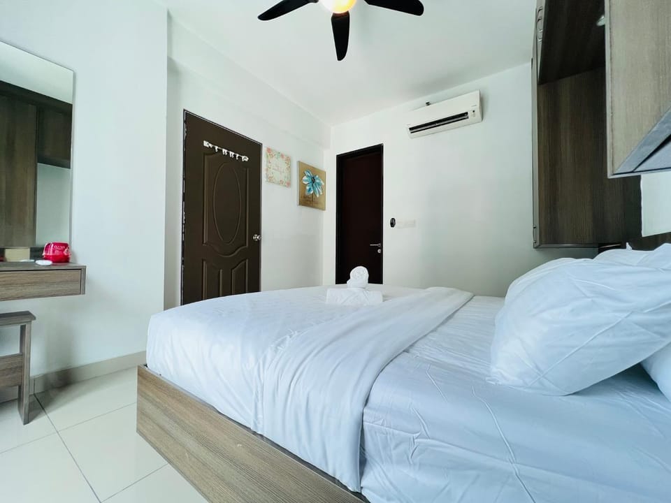 Bed, Photo of the whole room, Bedroom, air conditioner