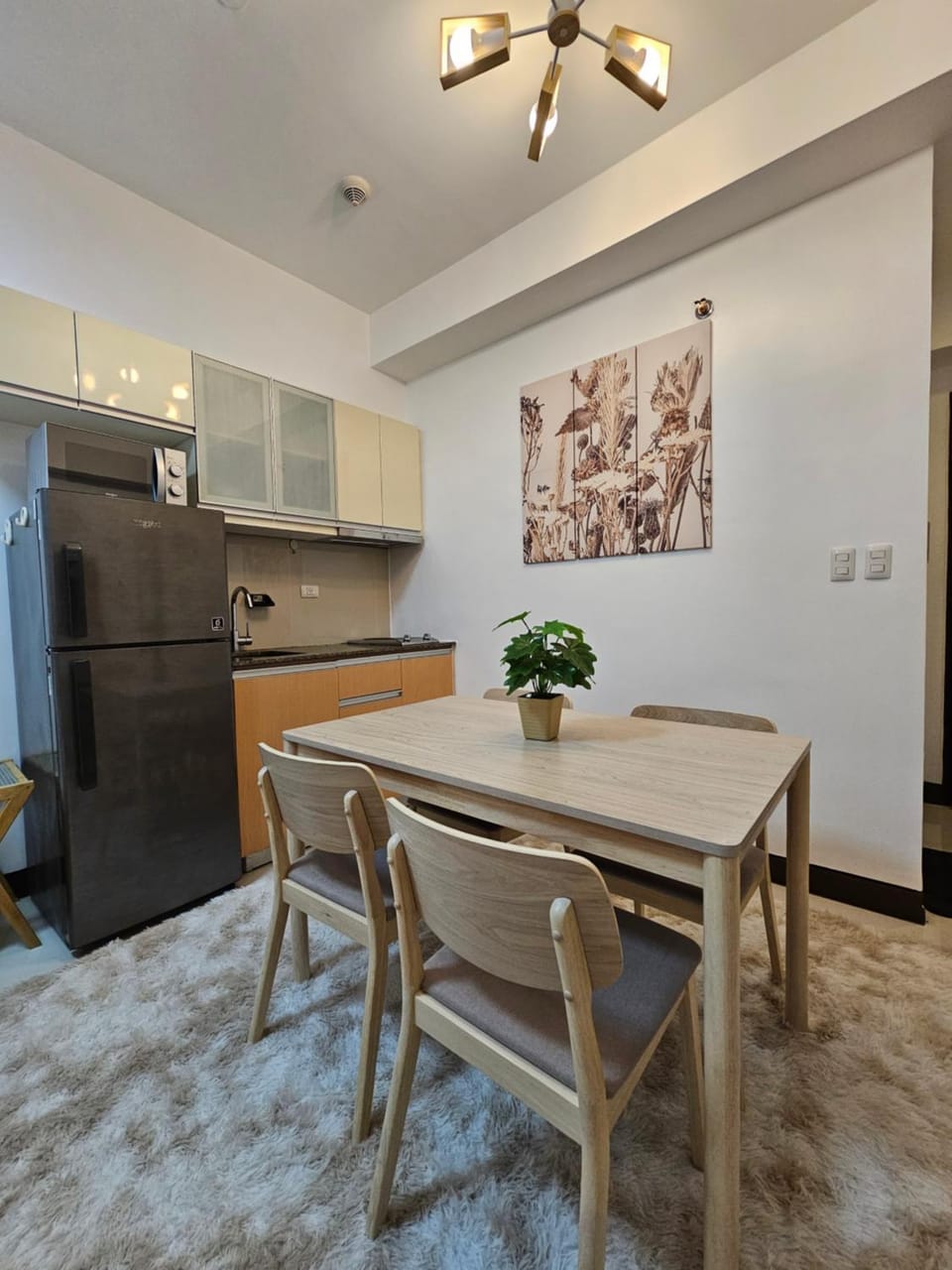 Affordable Condo Suite with 150mbps WIFI Apartment hotel in Makati