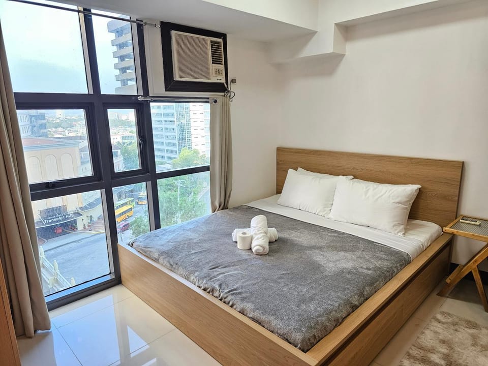 Affordable Condo Suite with 150mbps WIFI Apartment hotel in Makati