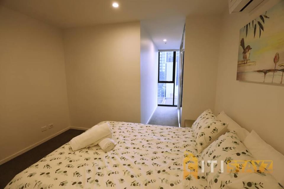 2bd 2bth - Chic Apt in Woden CBD Apartment in Canberra