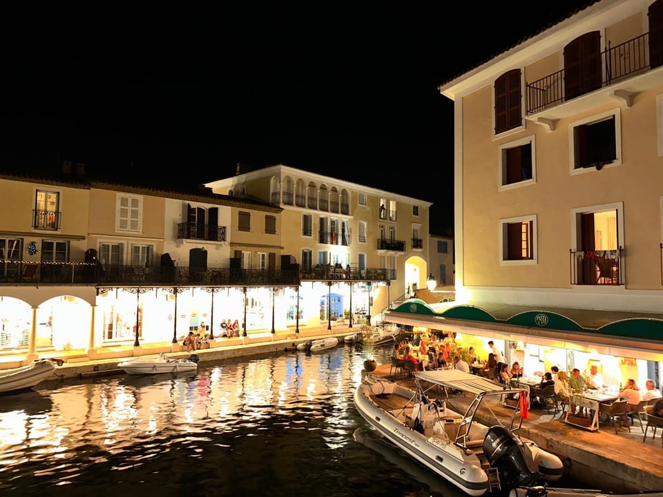 StudiO SpraY - Port-Grimaud - Parking Gratuit - La Petite Venise Apartment in Grimaud