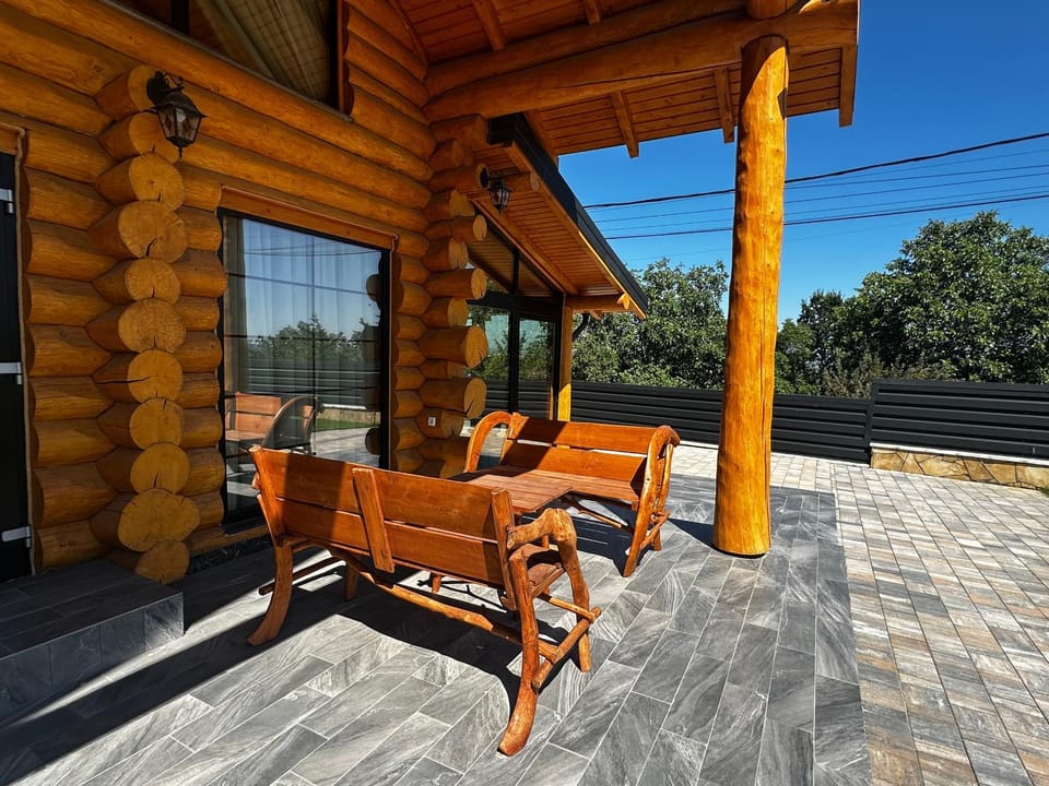 Property building, Balcony/Terrace, Seating area