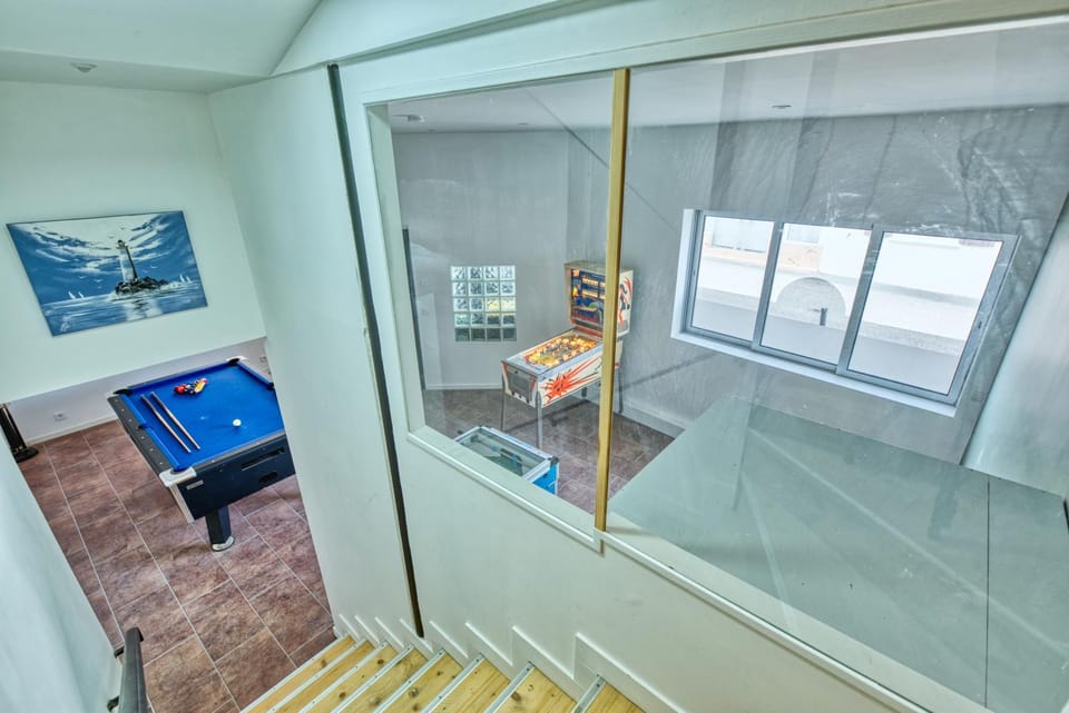 Game Room, Game Room
