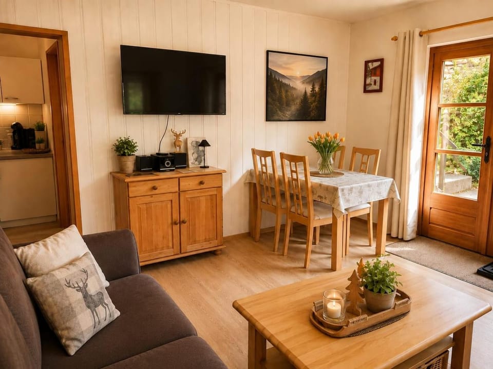 TV and multimedia, Living room, Dining area