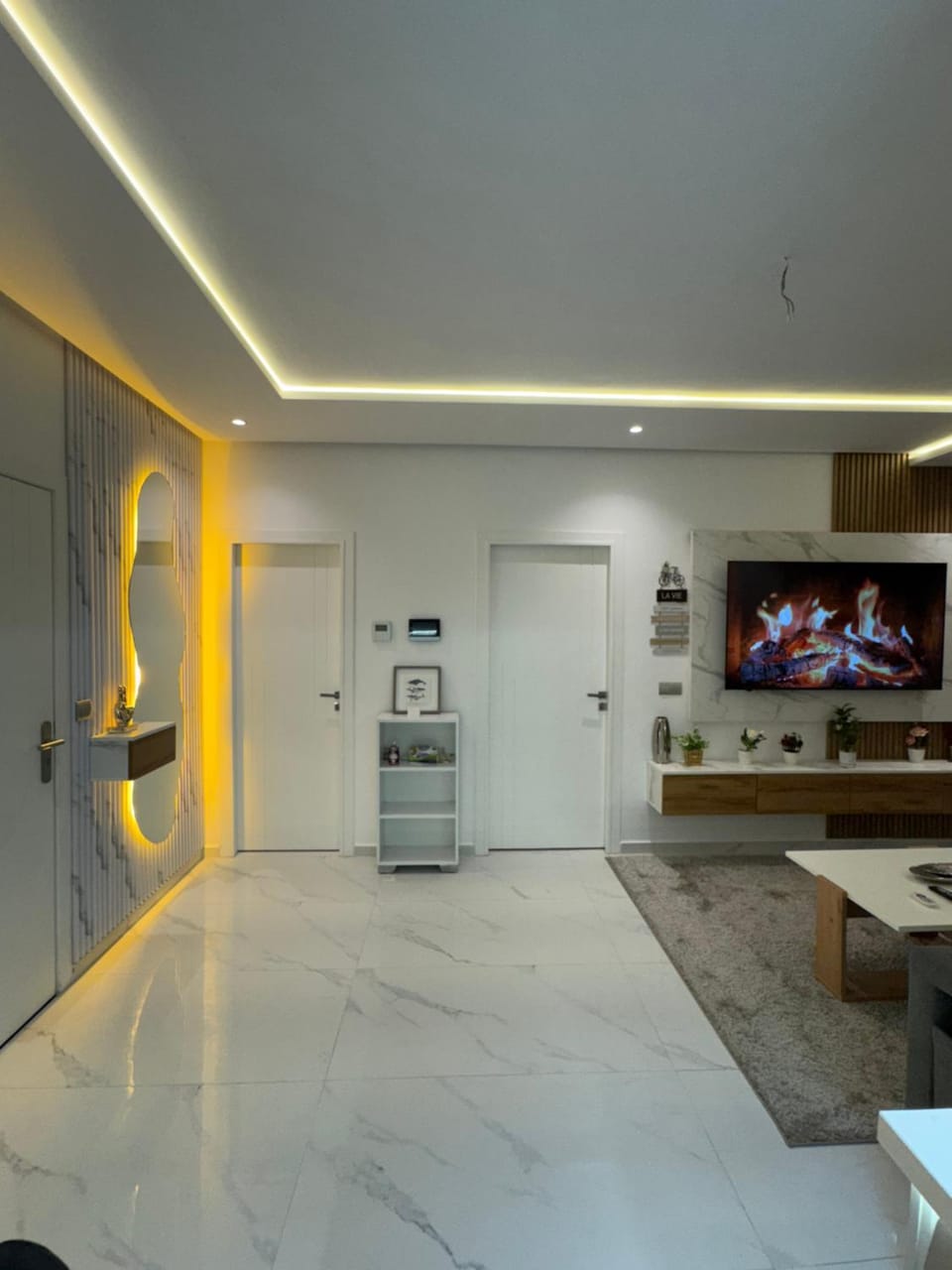 TV and multimedia, Kitchen or kitchenette, Living room