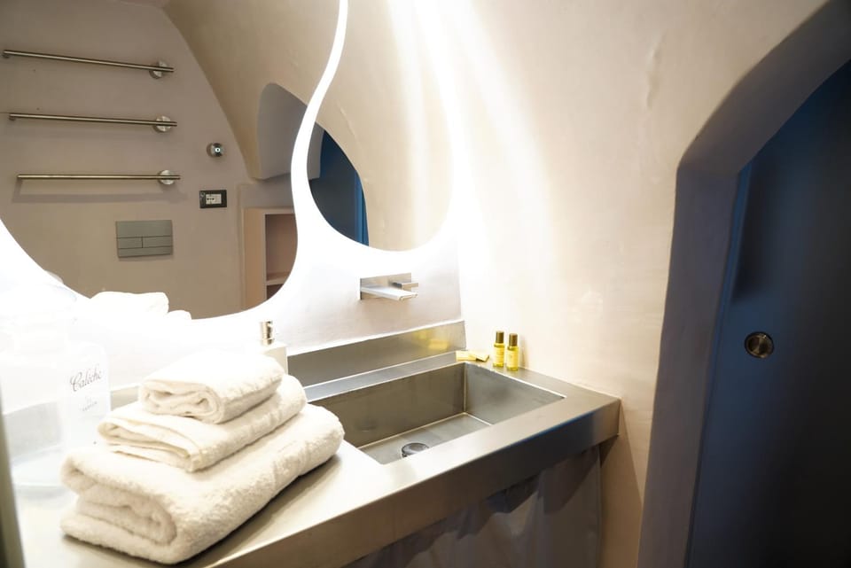 Bathroom, towels