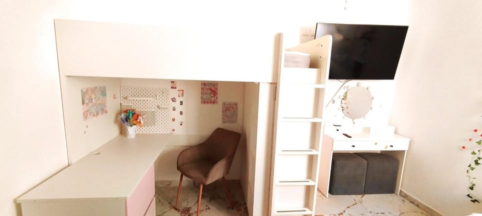 Bed, TV and multimedia, Seating area, Bedroom, bunk bed, wardrobe