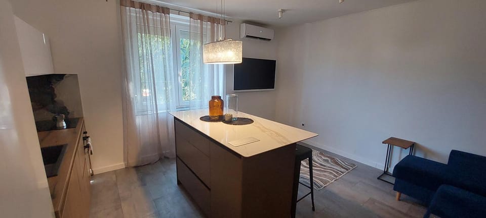 TV and multimedia, Seating area