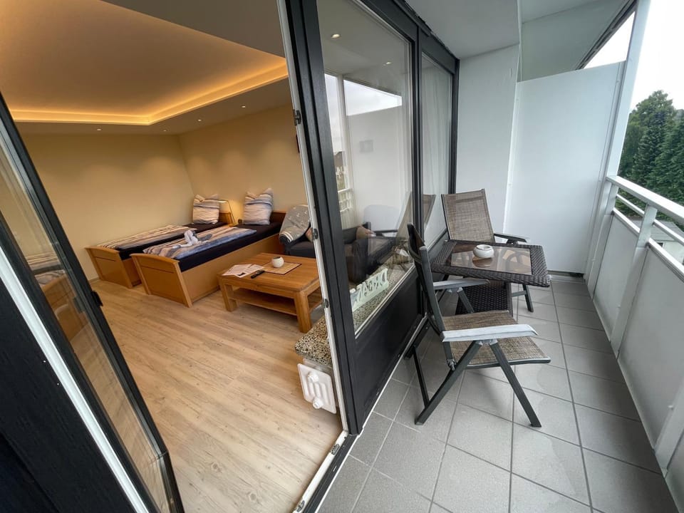 Bed, View (from property/room), Balcony/Terrace, Photo of the whole room, Seating area, Bedroom