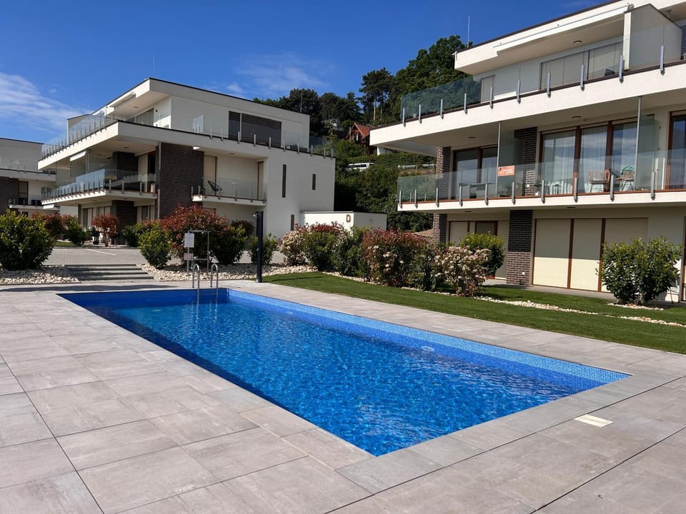 Pool view, Swimming pool