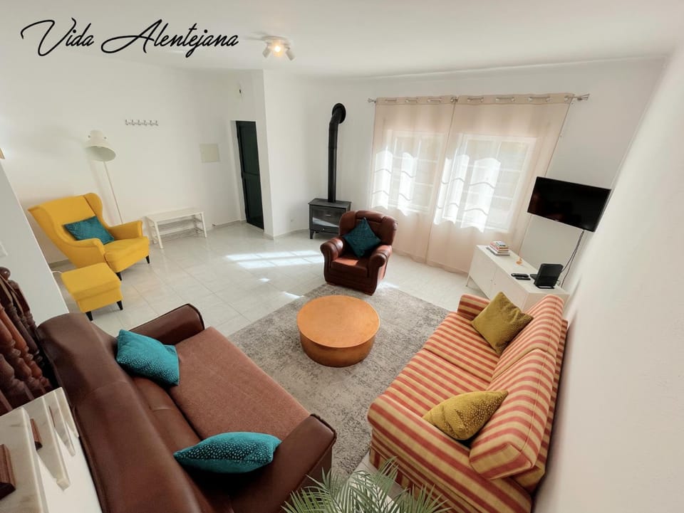 TV and multimedia, Living room, fireplace