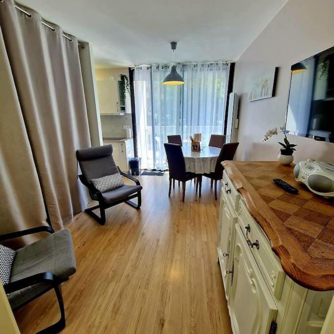 Charmant studio idéal cure ou vacances en Provence Apartment in Gréoux-les-Bains