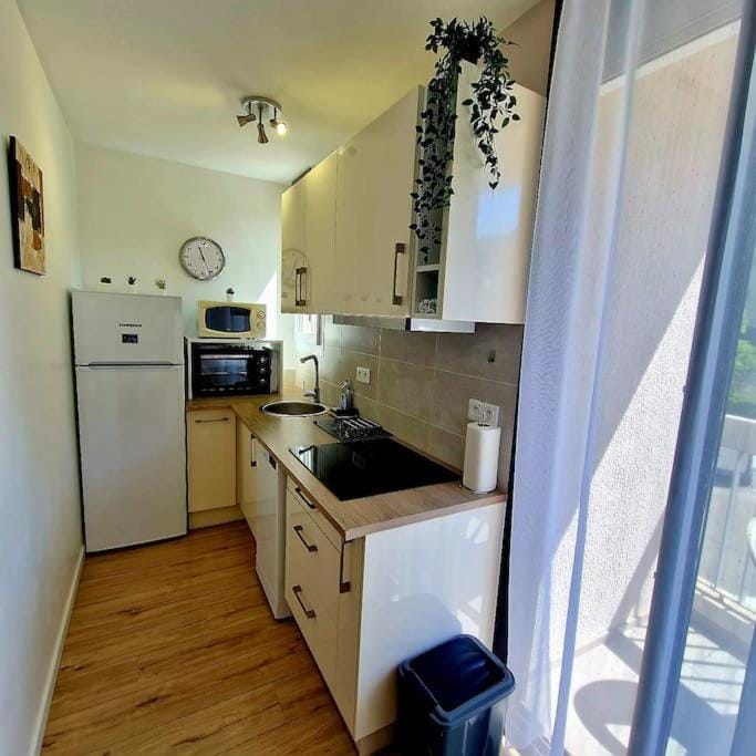 Charmant studio idéal cure ou vacances en Provence Apartment in Gréoux-les-Bains