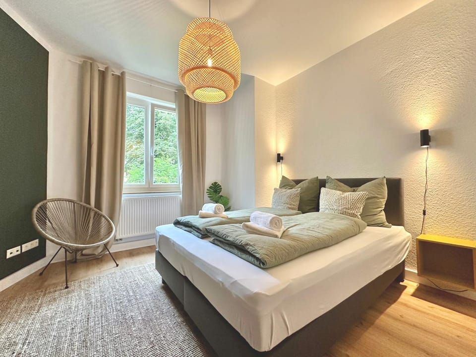 Bed, Photo of the whole room, Bedroom, towels