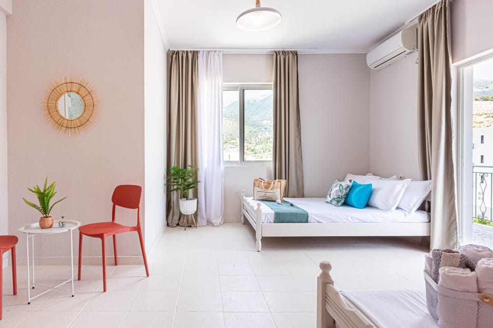 Himara City 13 - Central, Beach Access Apartment in Vlorë County, Albania
