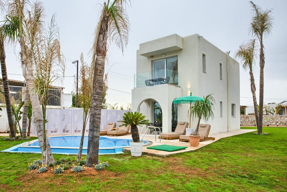 Property building, Patio, Swimming pool, sunbed