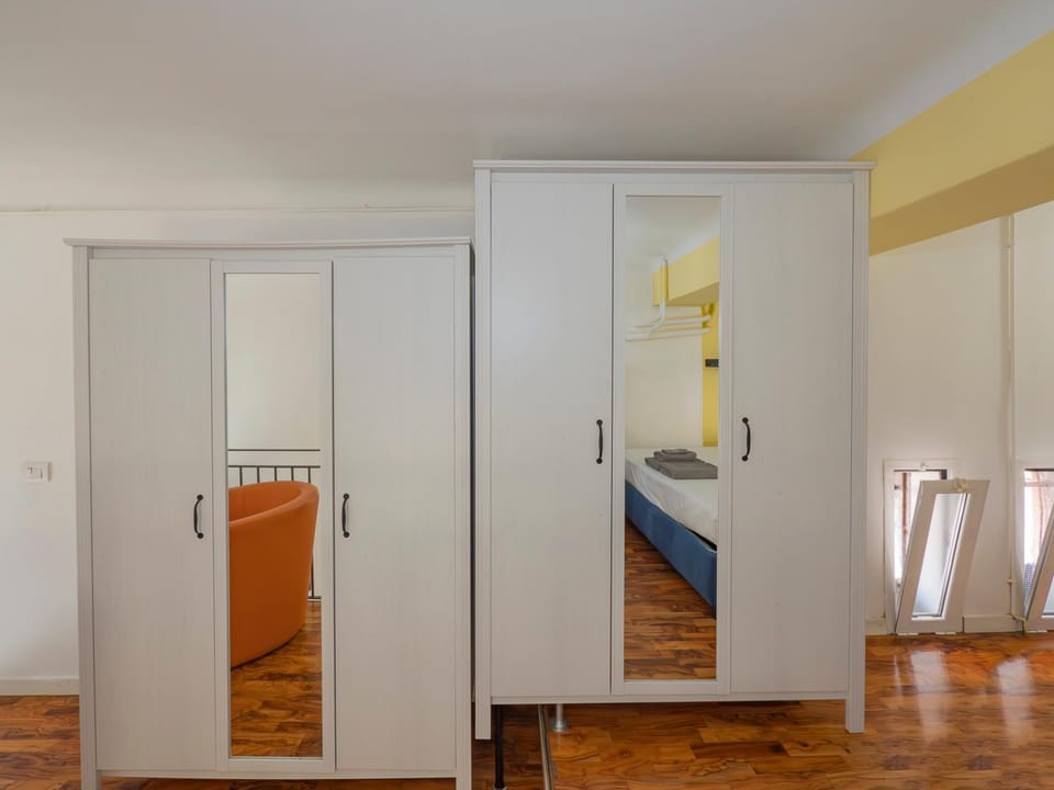 Bedroom, wardrobe