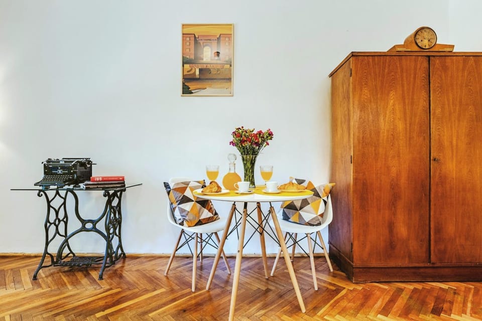 Communal lounge/ TV room, Living room, Breakfast