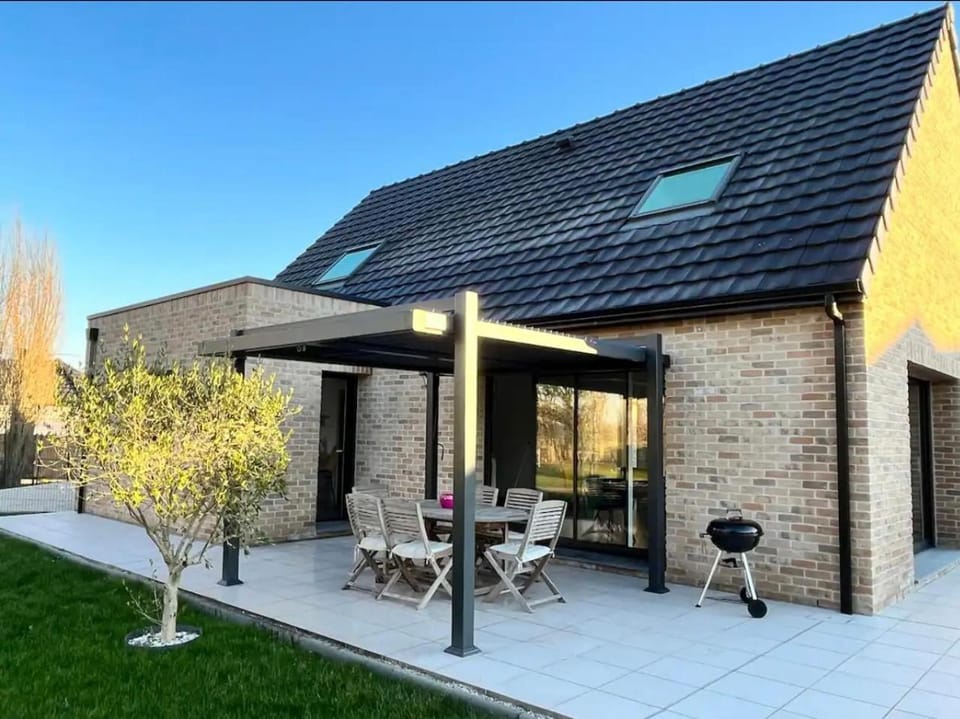 Property building, Patio, Garden, Garden view