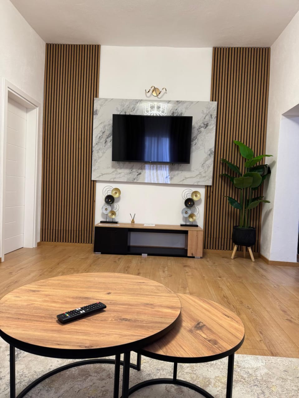 TV and multimedia, Living room, air conditioner