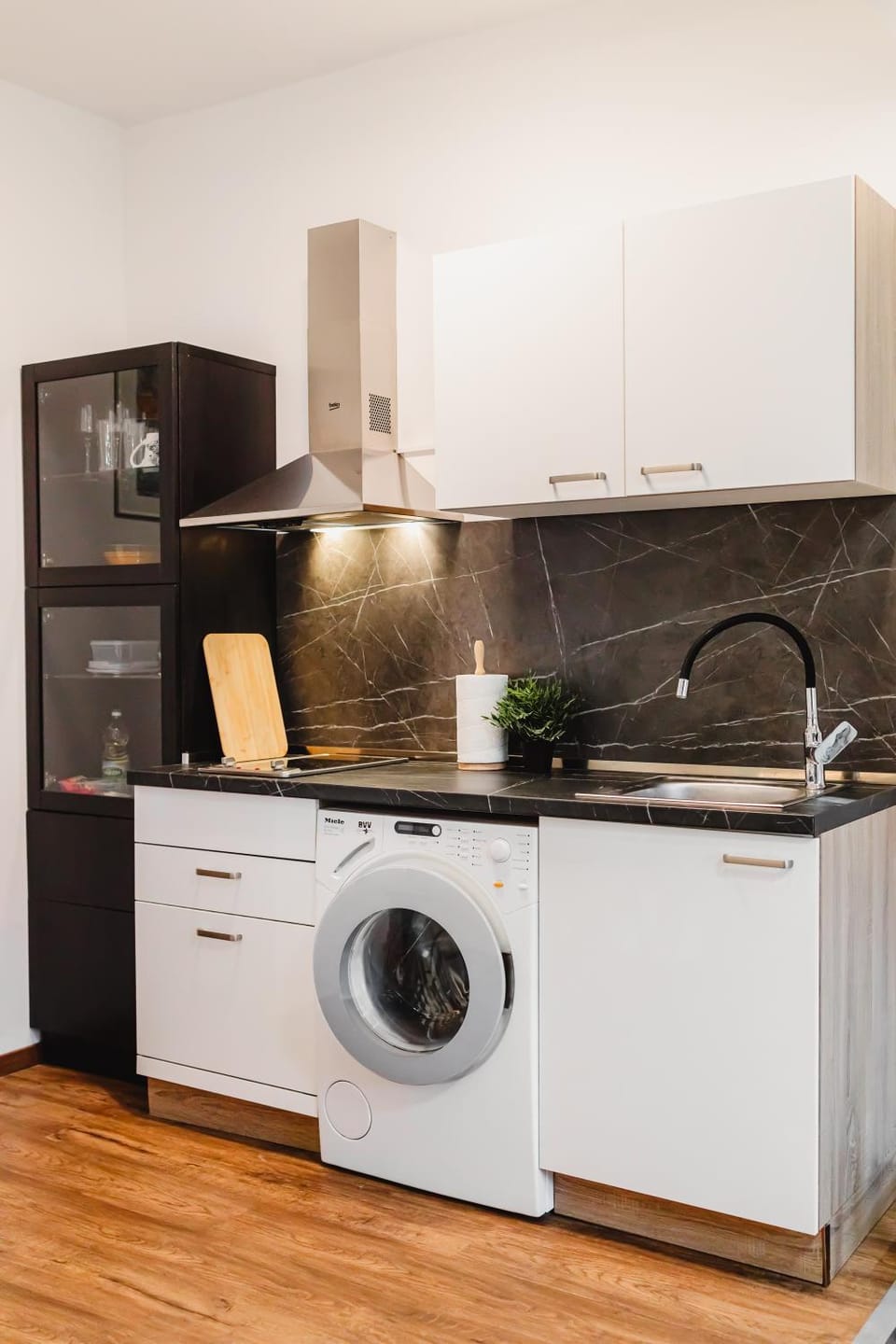 Kitchen or kitchenette, washing machine
