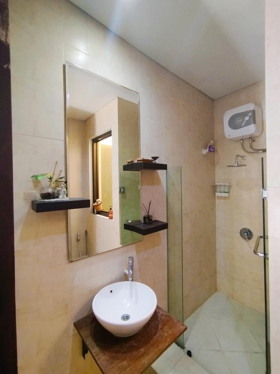 Cheery Home Surabaya 10 mins toll near Pakuwon Mall House in Surabaya