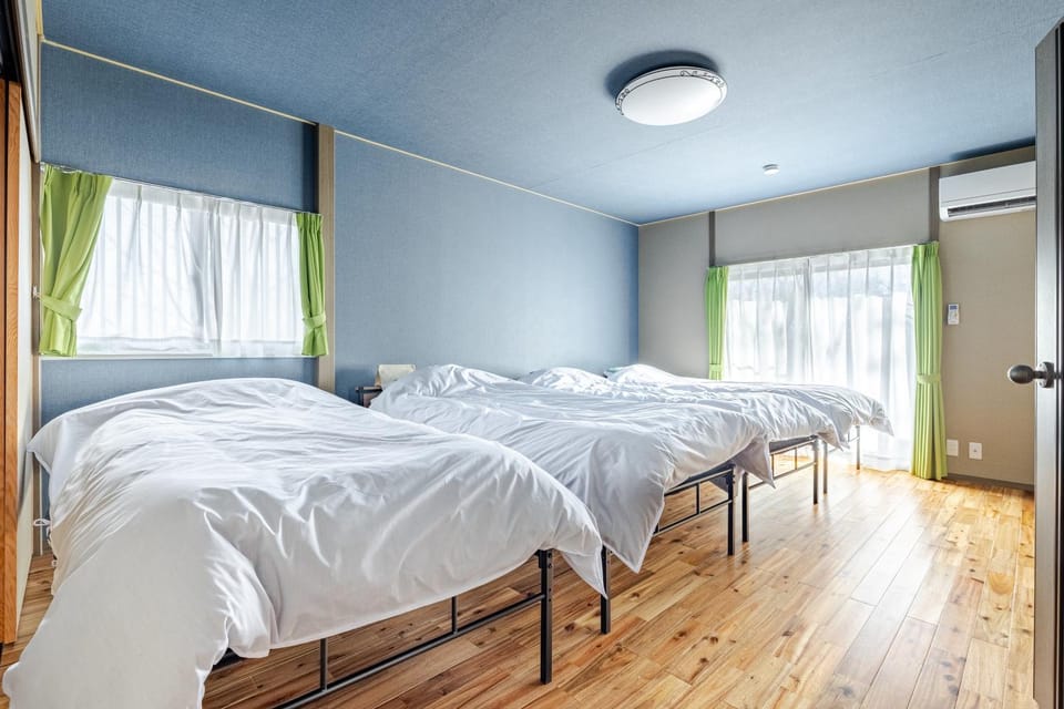 Bed, Bedroom, air conditioner