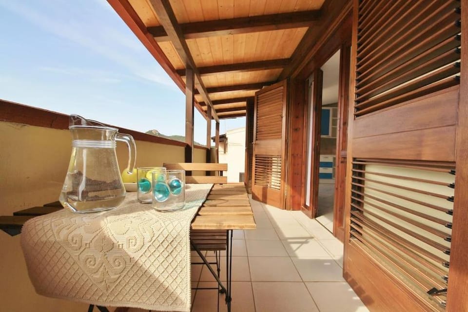 View (from property/room), Balcony/Terrace, Dining area