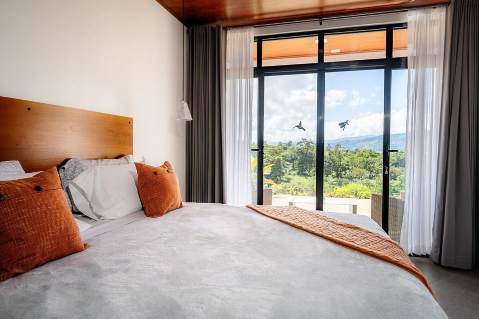 Bed, View (from property/room), Lake view, Mountain view