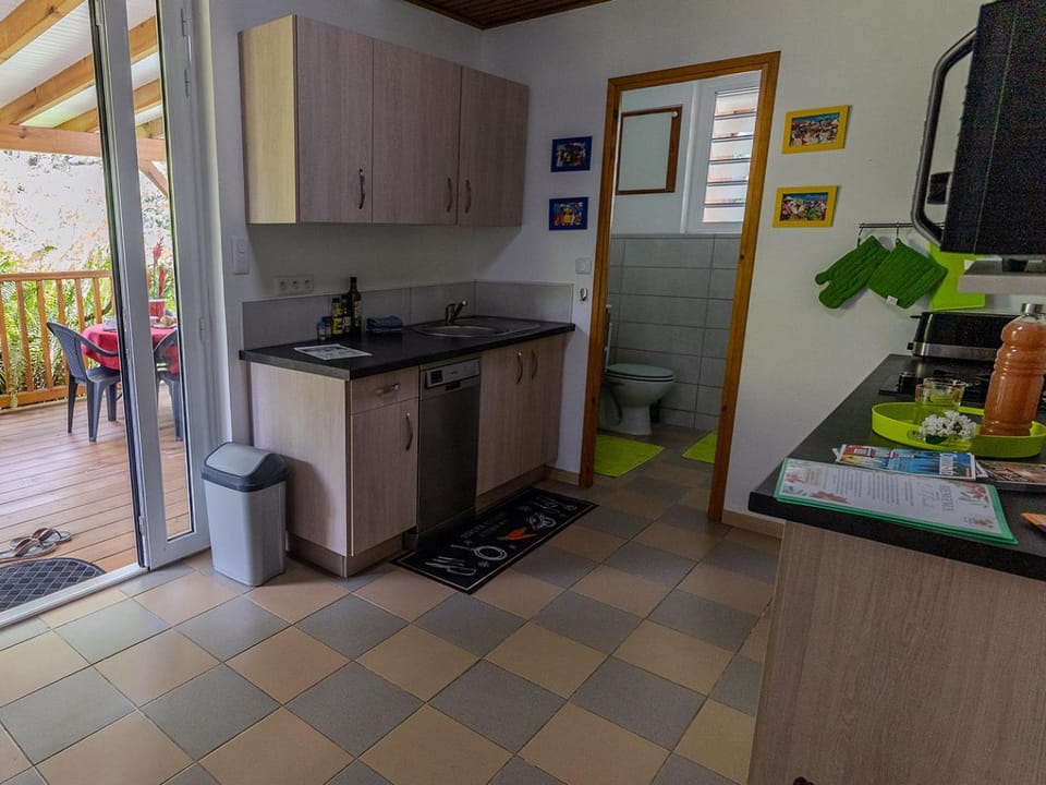 Patio, kitchen