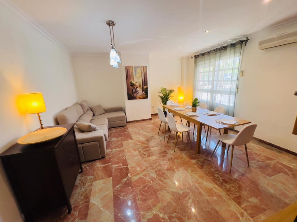 Living room, Dining area