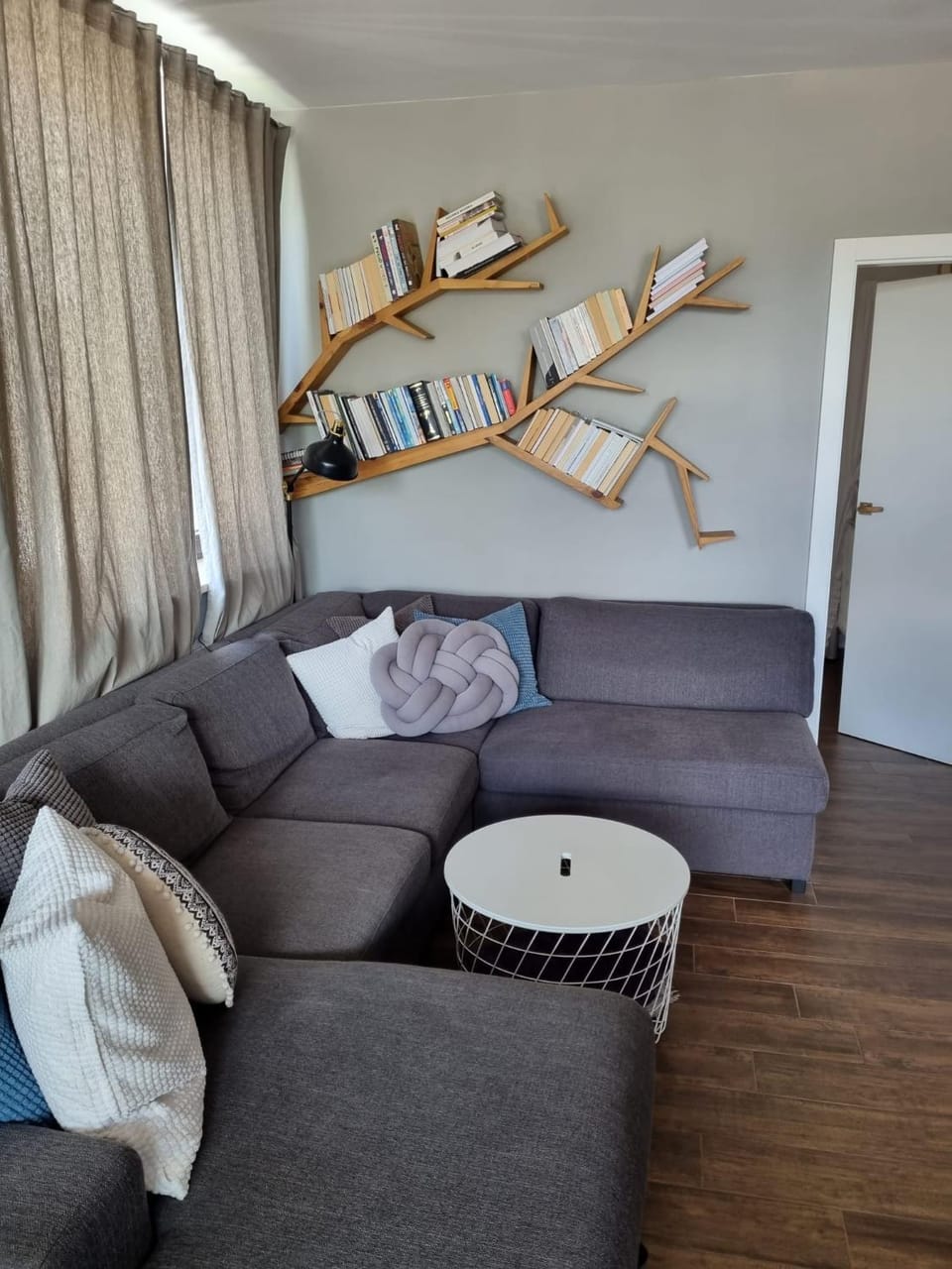 Modern Apartment with Sunny Terrace Chopin Airport Apartment in Warsaw