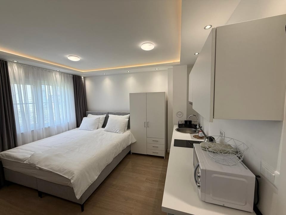 Bed, Kitchen or kitchenette