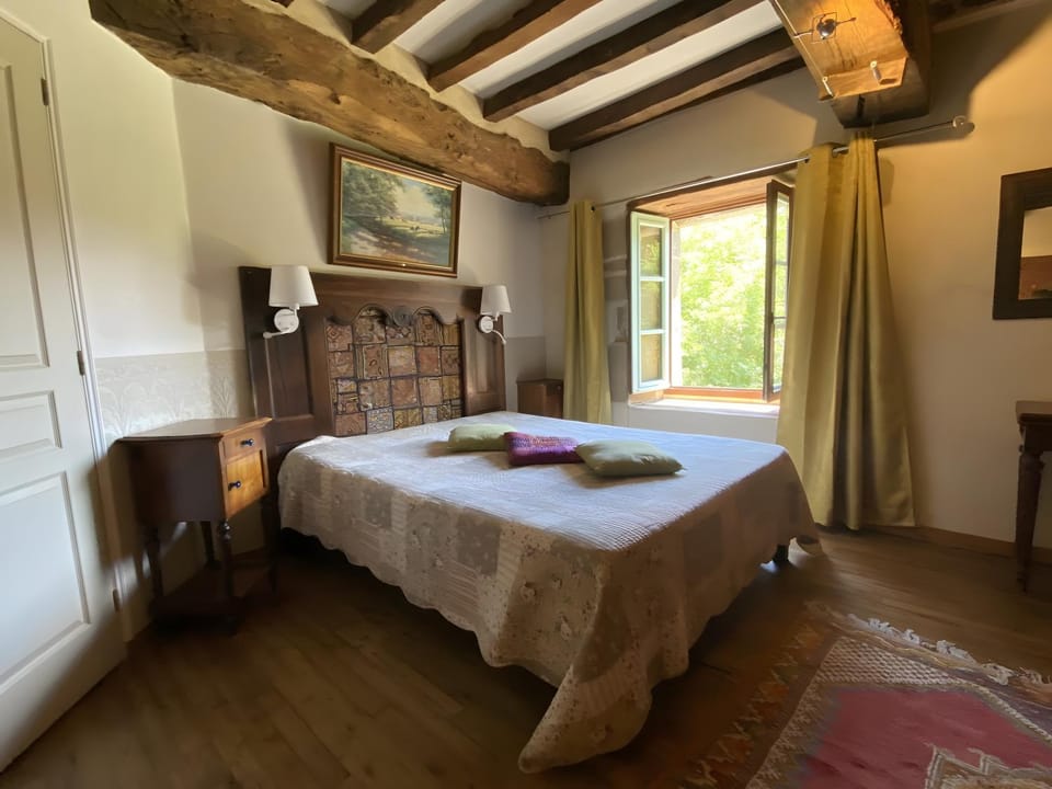 Property building, Living room, Bedroom