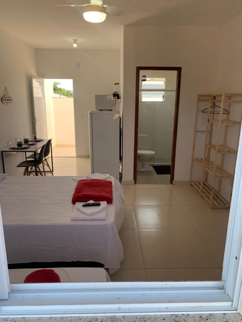 Bathroom, Kitchen or kitchenette, Dining area