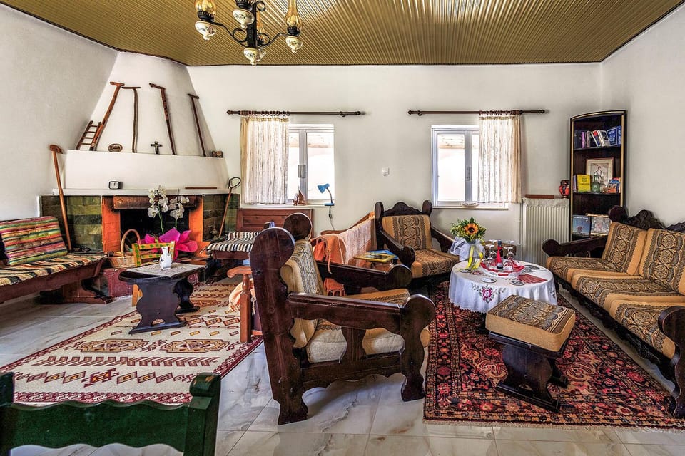 Bed, Library, Living room, Photo of the whole room, Seating area