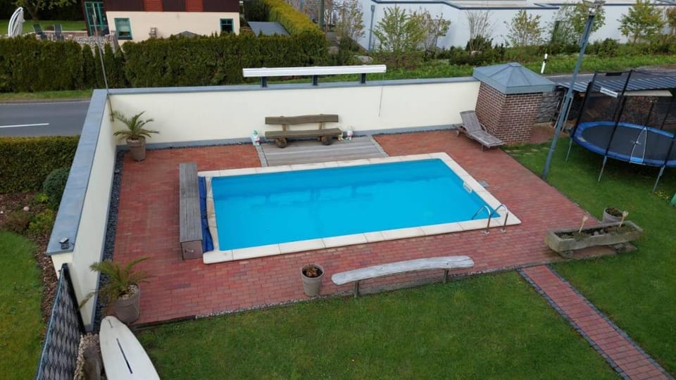 Patio, Pool view, Swimming pool