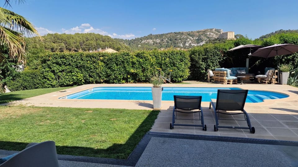 Patio, Natural landscape, Mountain view, Pool view, Swimming pool, sunbed