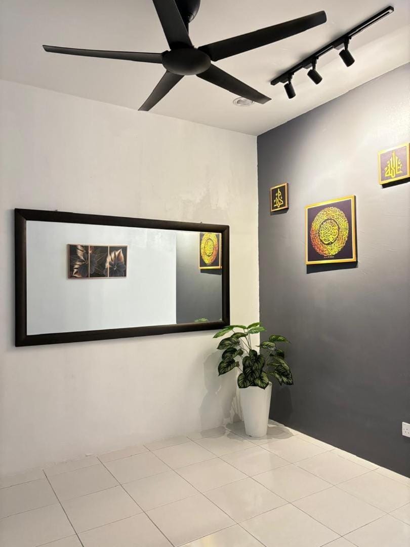 KH Homestay 2 Seri Manjung House in Perak