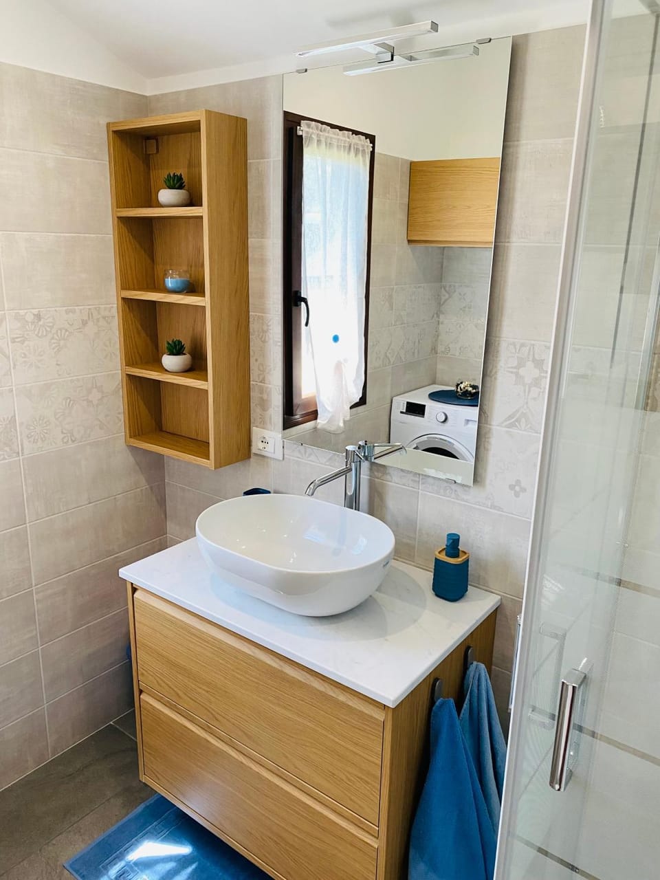 Shower, Bathroom, towels