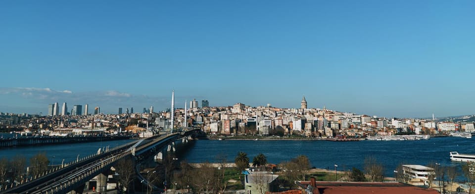 Nearby landmark, City view, Lake view, Landmark view, Sea view