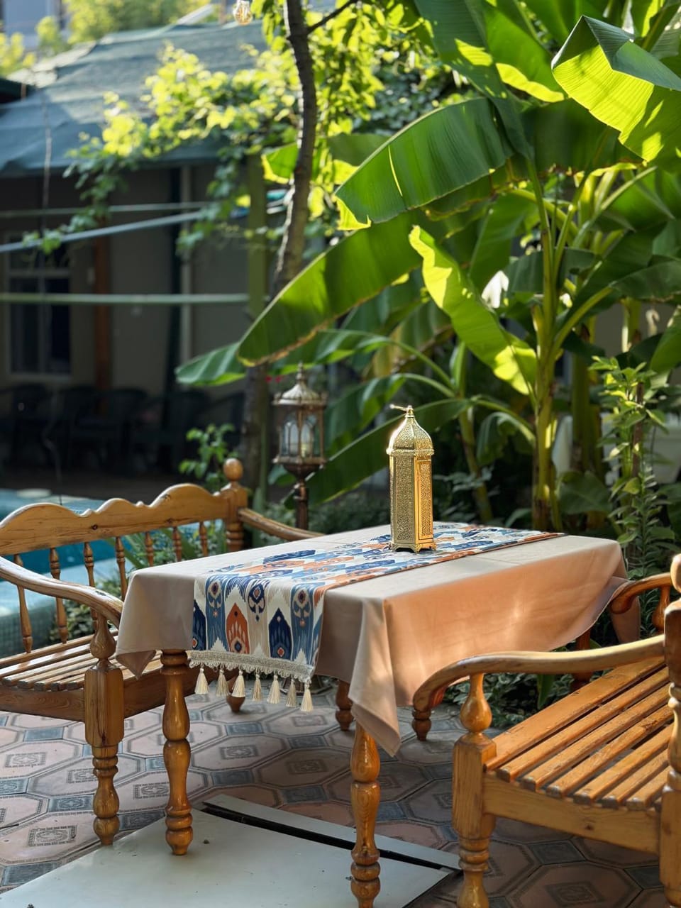 Patio, Day, Garden, Dining area, Garden view